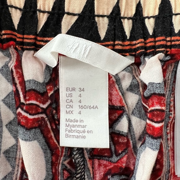 H&M patterned shorts - Picture 3 of 3